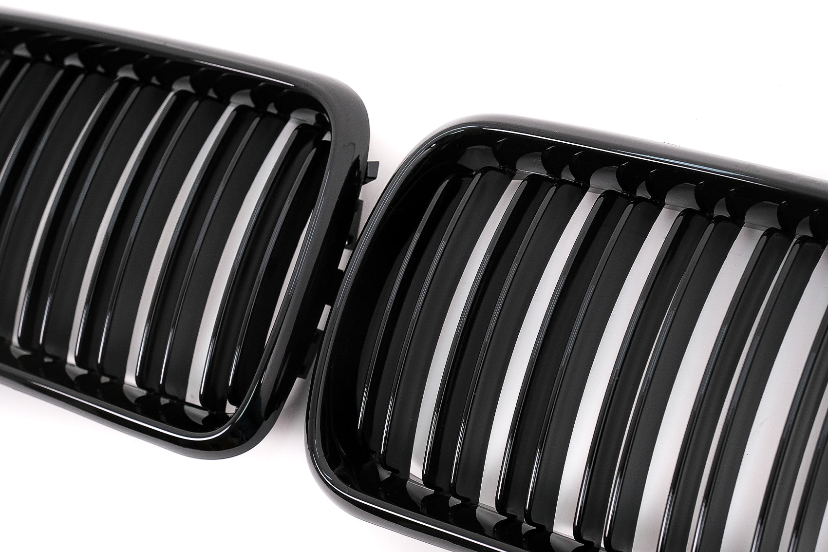 Kühlergrill Nieren Nierengrill für BMW 3er E36 LCI 11.1996–1999 Doppelstreifen Schwarz Glänzend Carpartstuning Austria