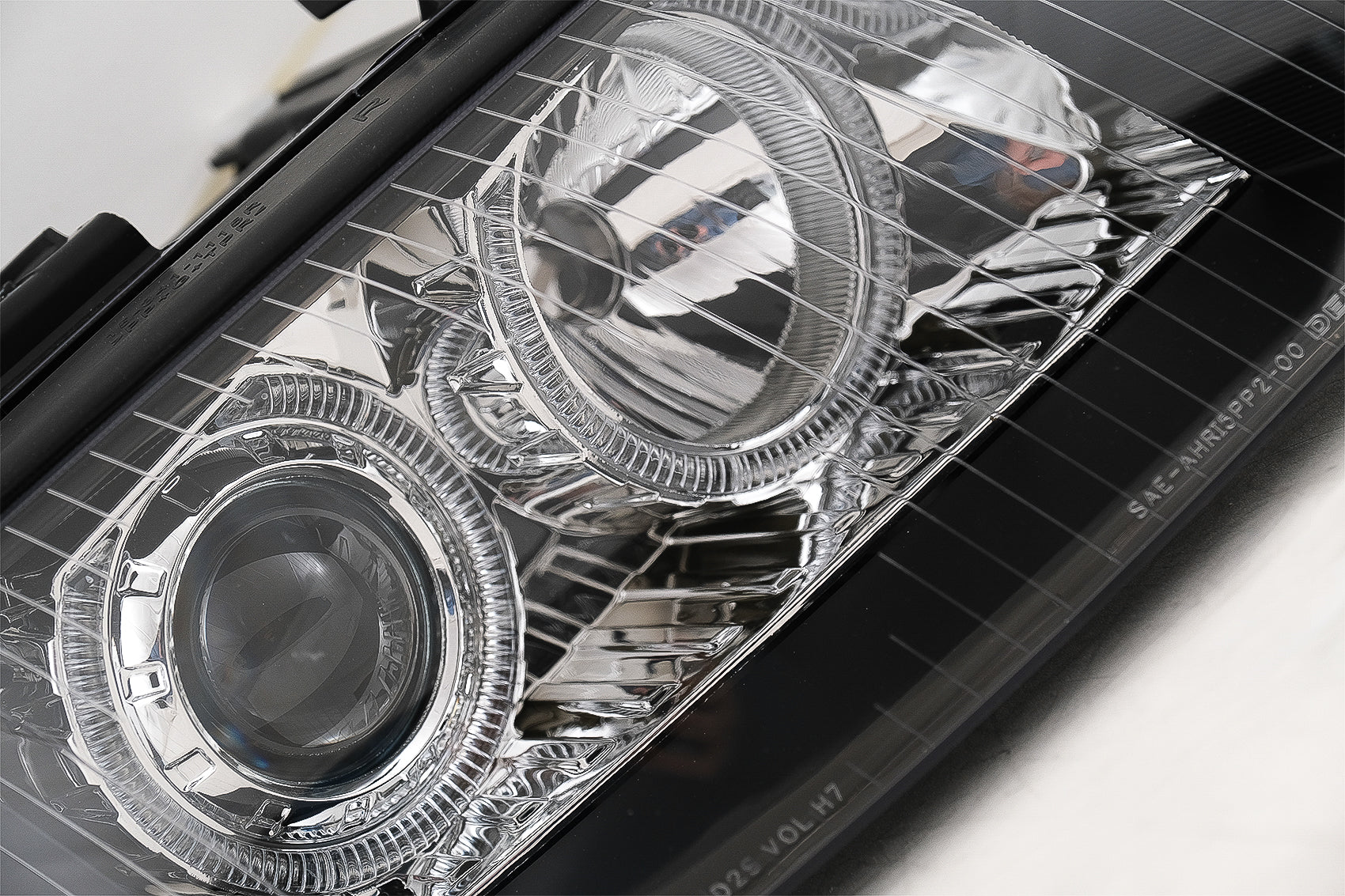 Angel Eyes Scheinwerfer Xenon für Audi A6 4B C5 06.2001-05.2004 LHD oder RHD Schwarz Carpartstuning Austria