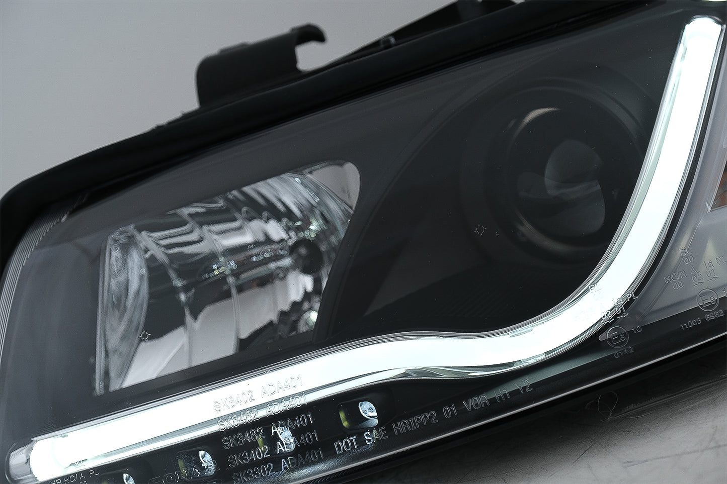 Scheinwerfer LED DRL für Audi A4 8E 2001-2004 Tagfahrlicht Schwarz CarPartsTuning