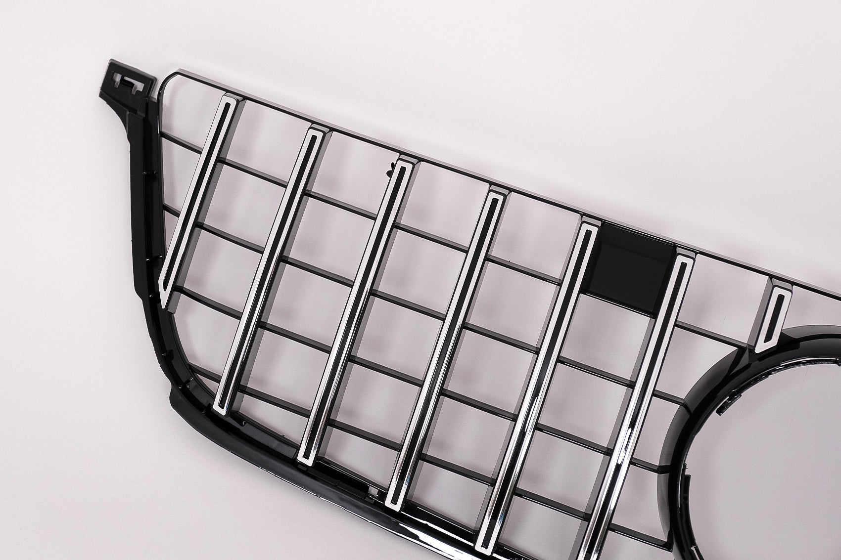 Kühlergrill für Mercedes W166 ML-Klasse 12-14 GT-R Panamericana Schwarz Chrom CarPartsTuning