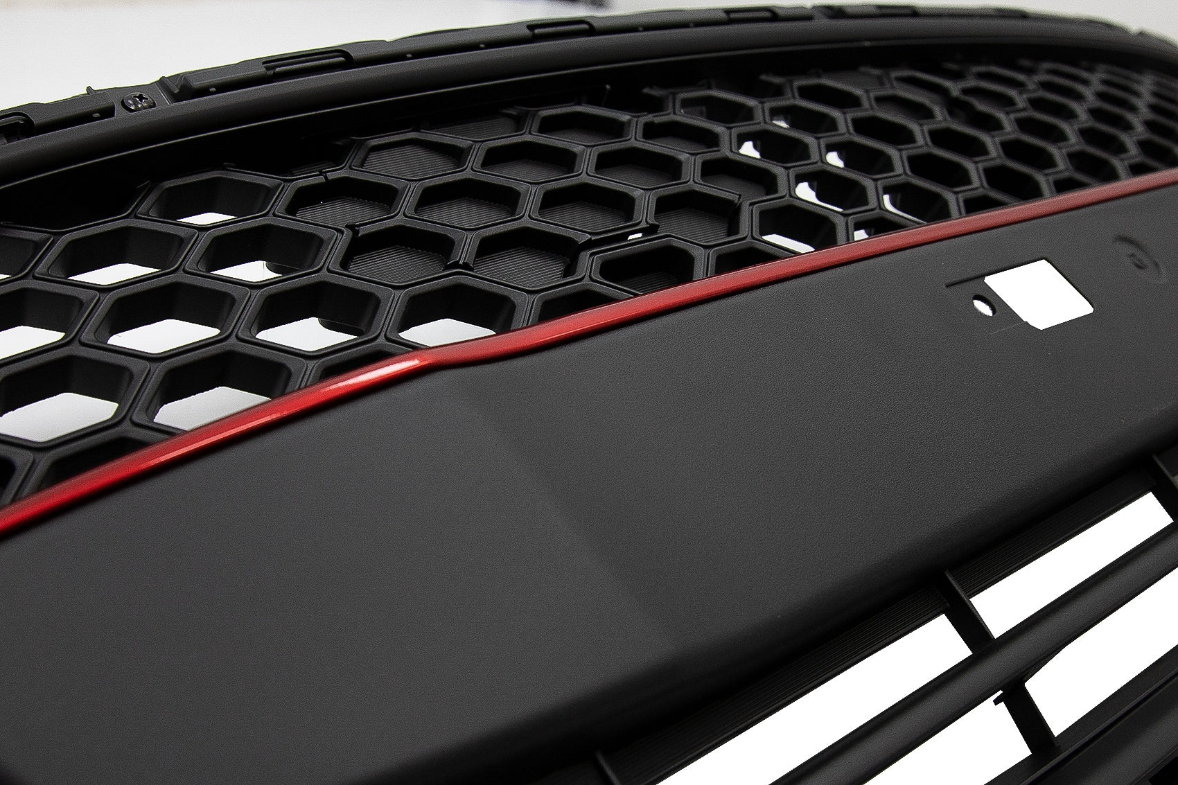 Vorne Gitter Kühlergrill für Suzuki Swift ZC33S 2017+ Schwarz mit Rot Sport Look CarPartsTuning