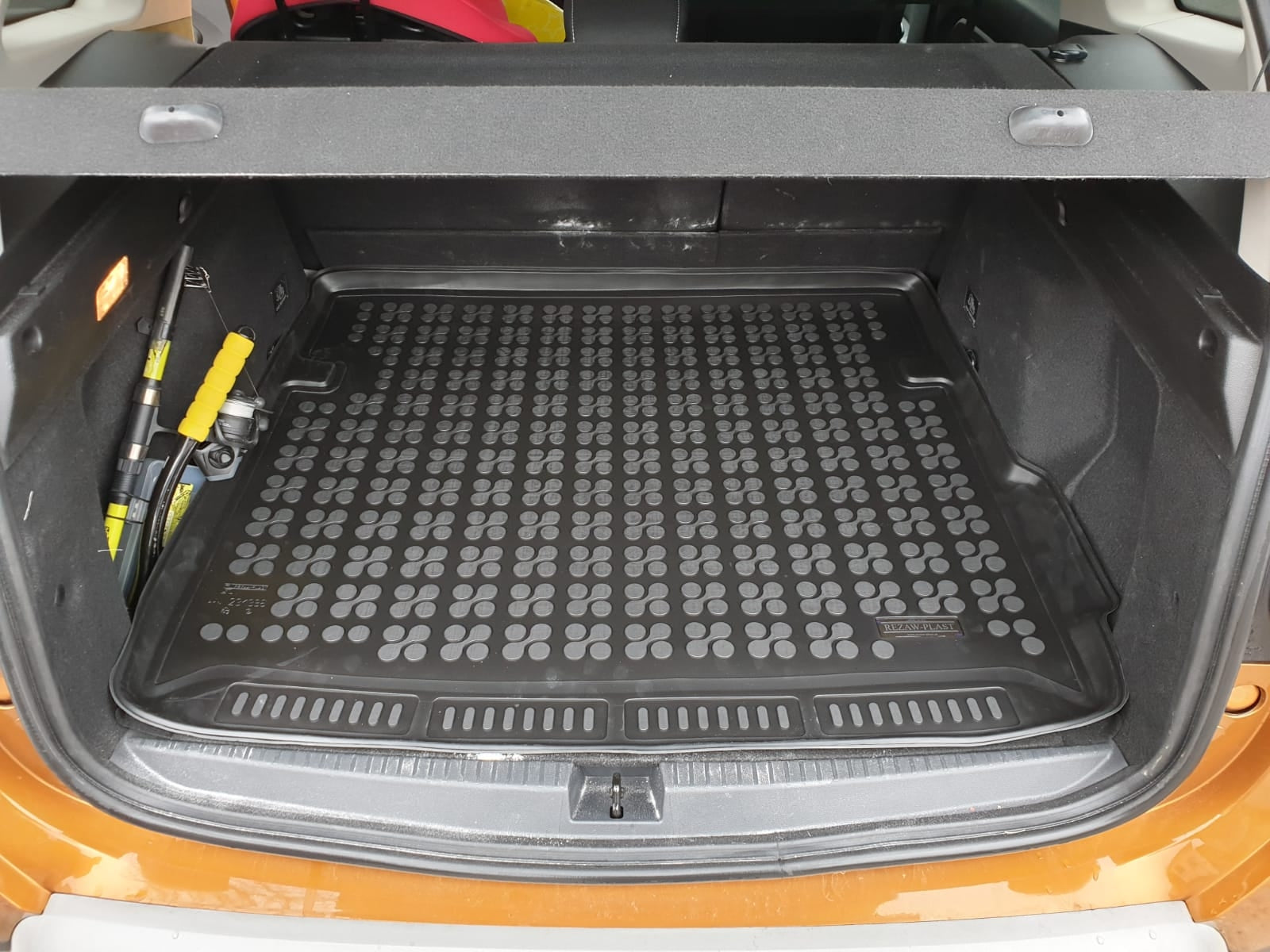 Kofferraummattengummi Passend Für Dacia Duster II (4x4) (2018-) Schwarz Rezaw Plast