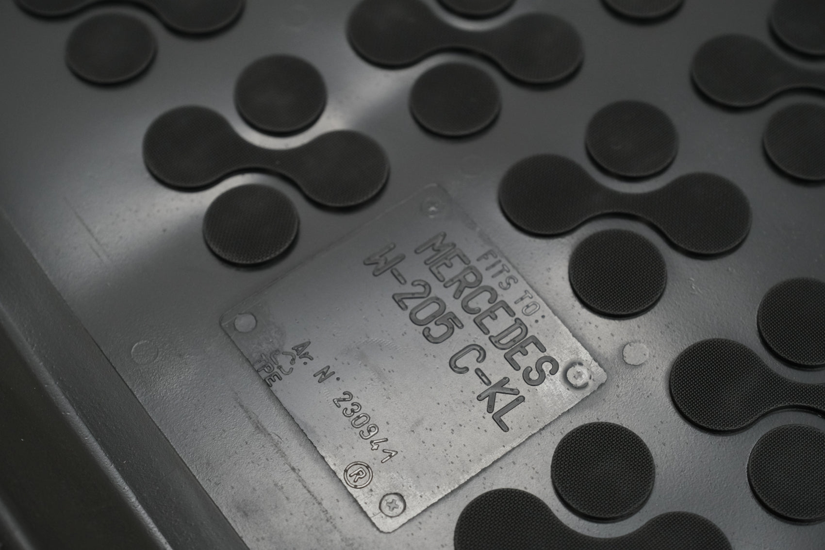 Gummi Kofferraummatte Schwarz für Mercedes C-Klasse S205 Kombi 2014+ CarPartsTuning