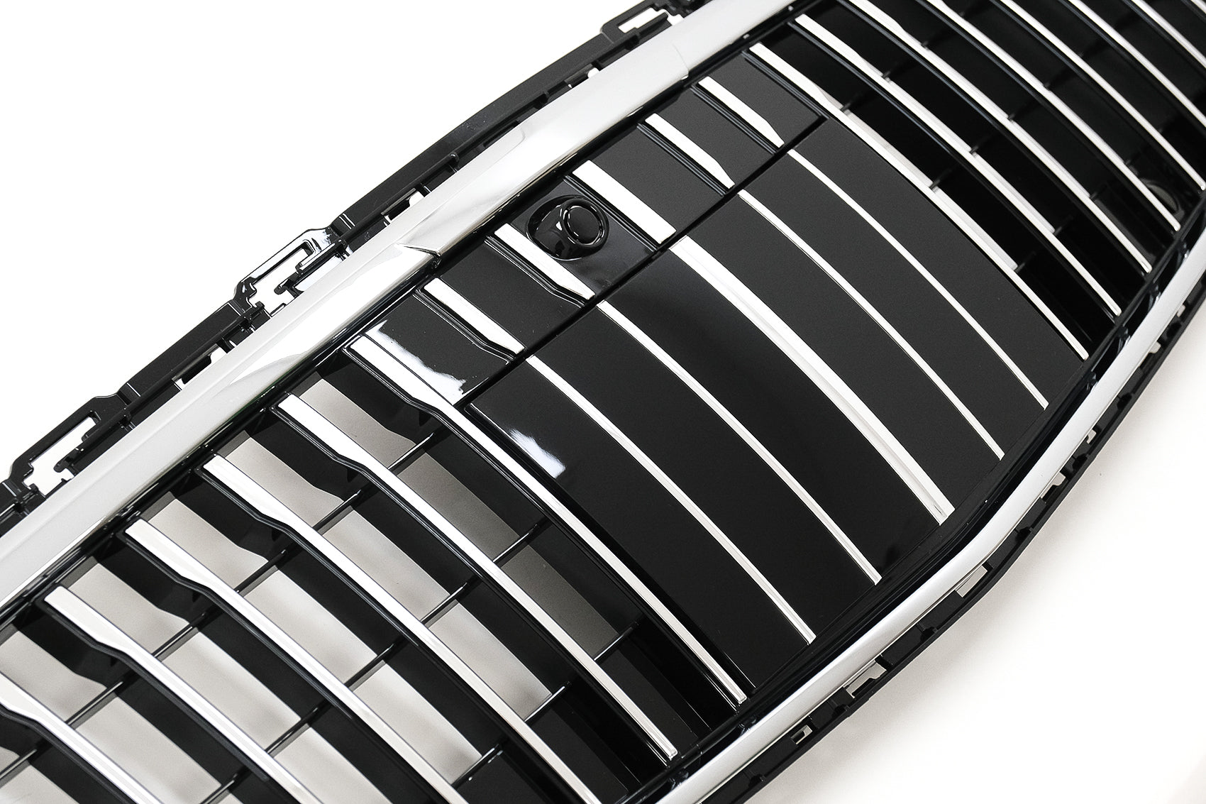 Kühlergrill für Mercedes C W206 Sedan S206 T-Modell 21+ vertikales Design Chrom CarPartsTuning