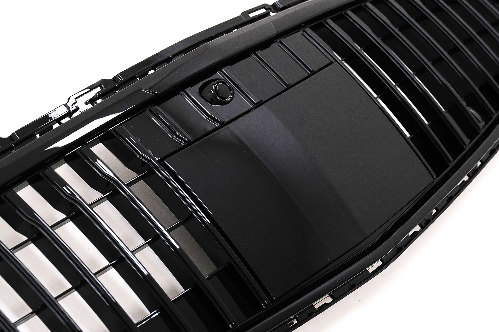 Kühlergrill für Mercedes C-Klasse W206 Sedan S206 T-Modell 21+ Vertikales Design Schwarz CarPartsTuning
