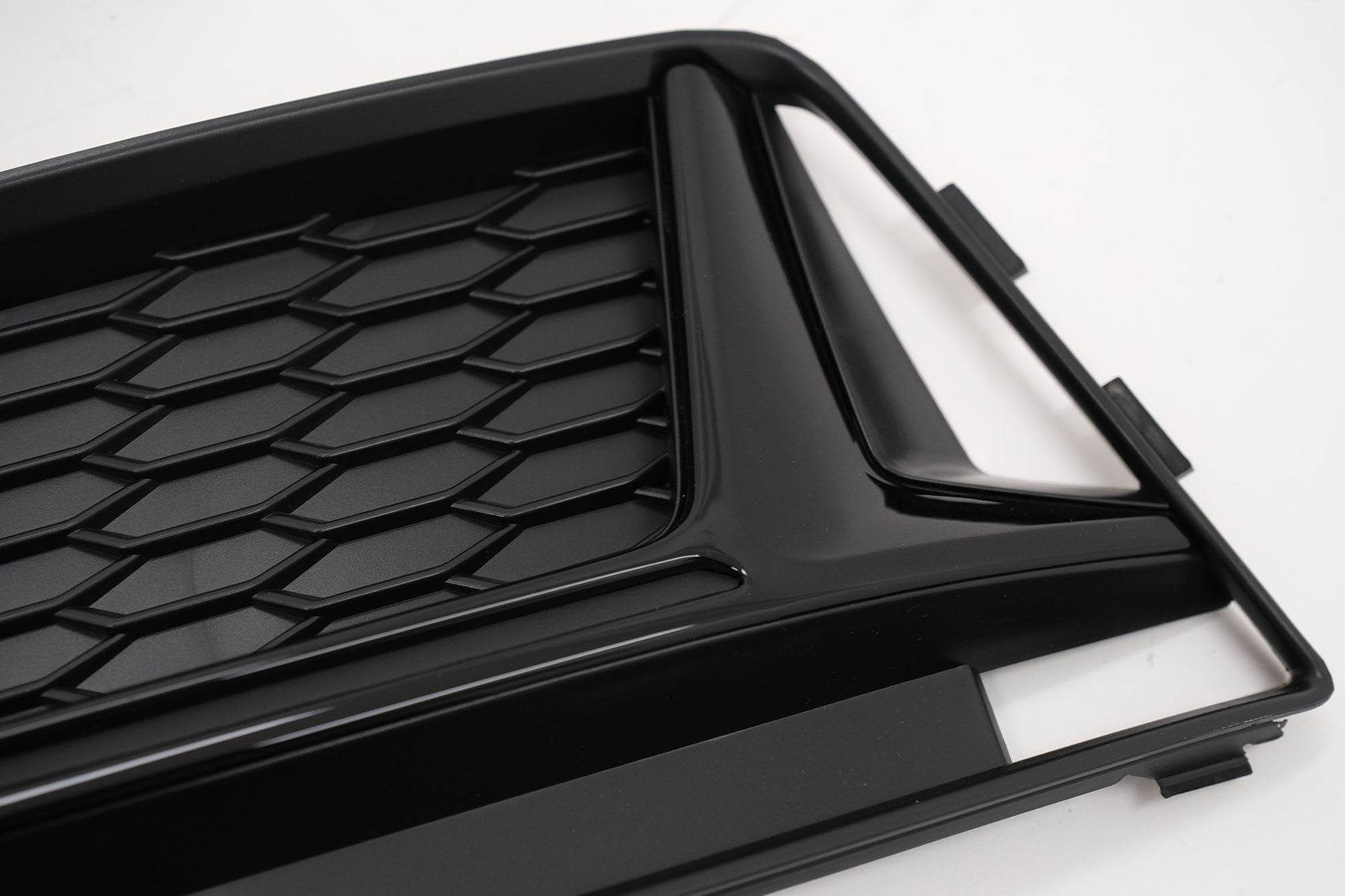 Stoßstange Seitengitter Grillseite Gitter für Audi A4 B9 S-Line 16-18 RS4 Design CarPartsTuning