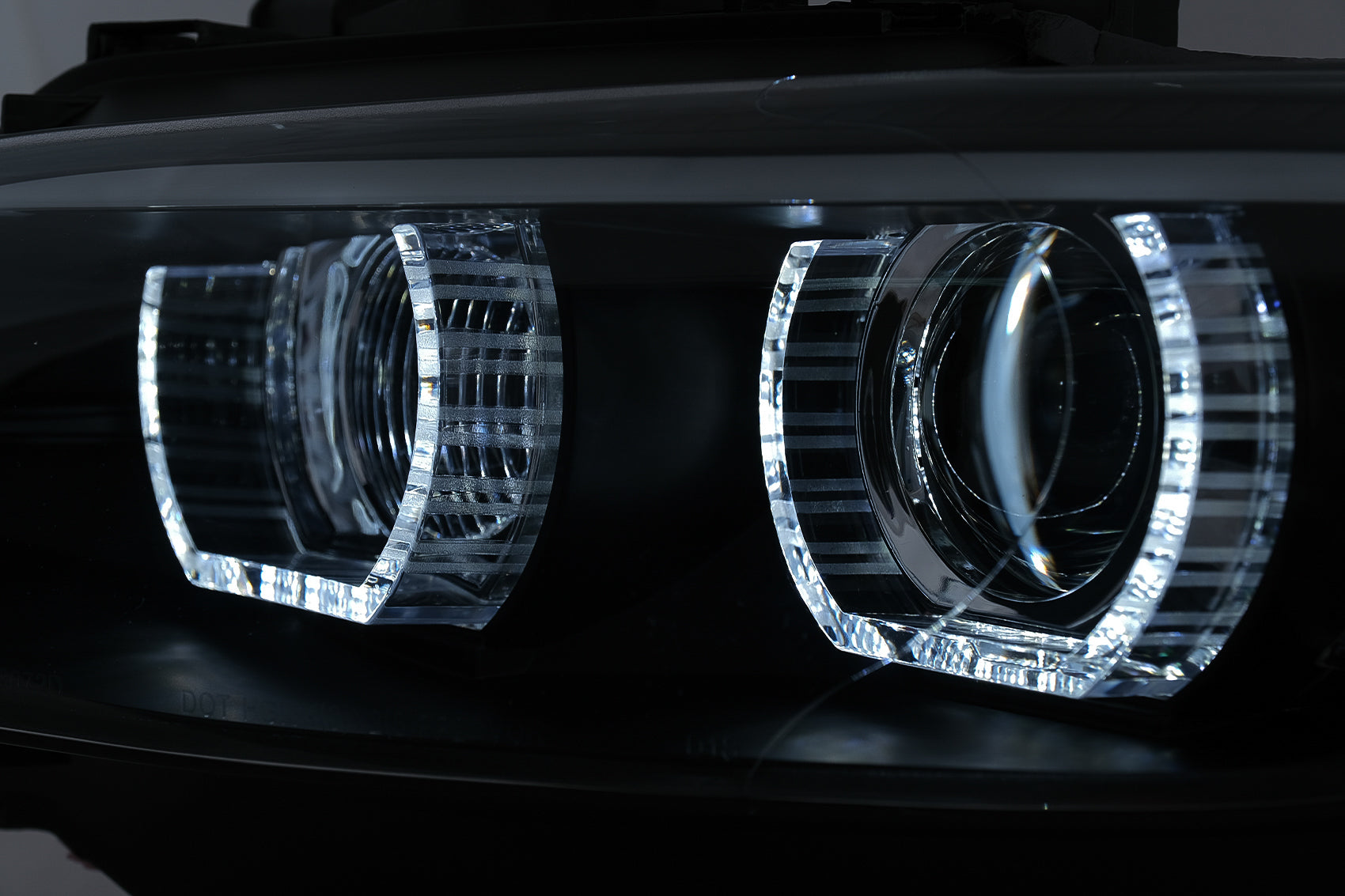 Scheinwerfer 3D LED Angel Eyes für BMW 3er E92 E93 2006-2010 U-Type HID CarPartsTuning