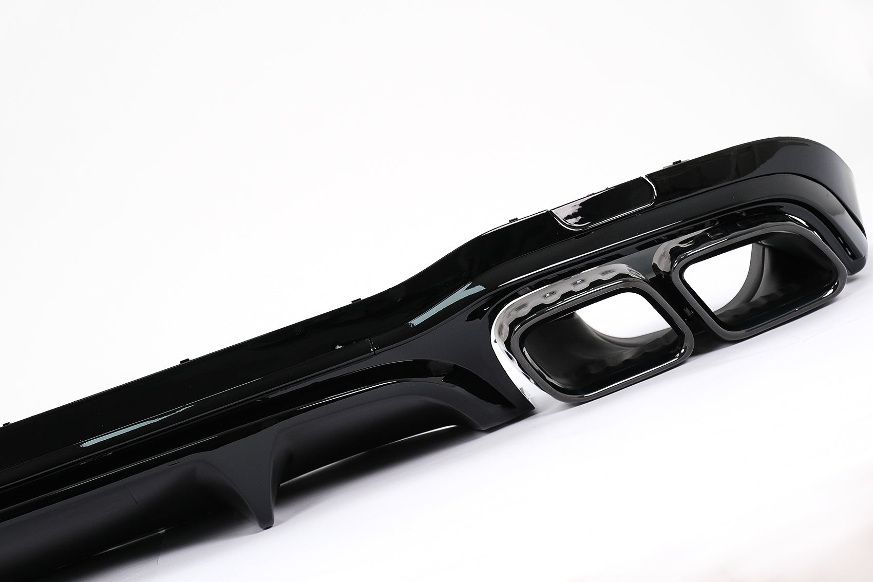 Heckdiffusor für Mercedes E W213 Facelift Limousine 20+ E63 Design Schwarz glänzend Carpartstuning Austria