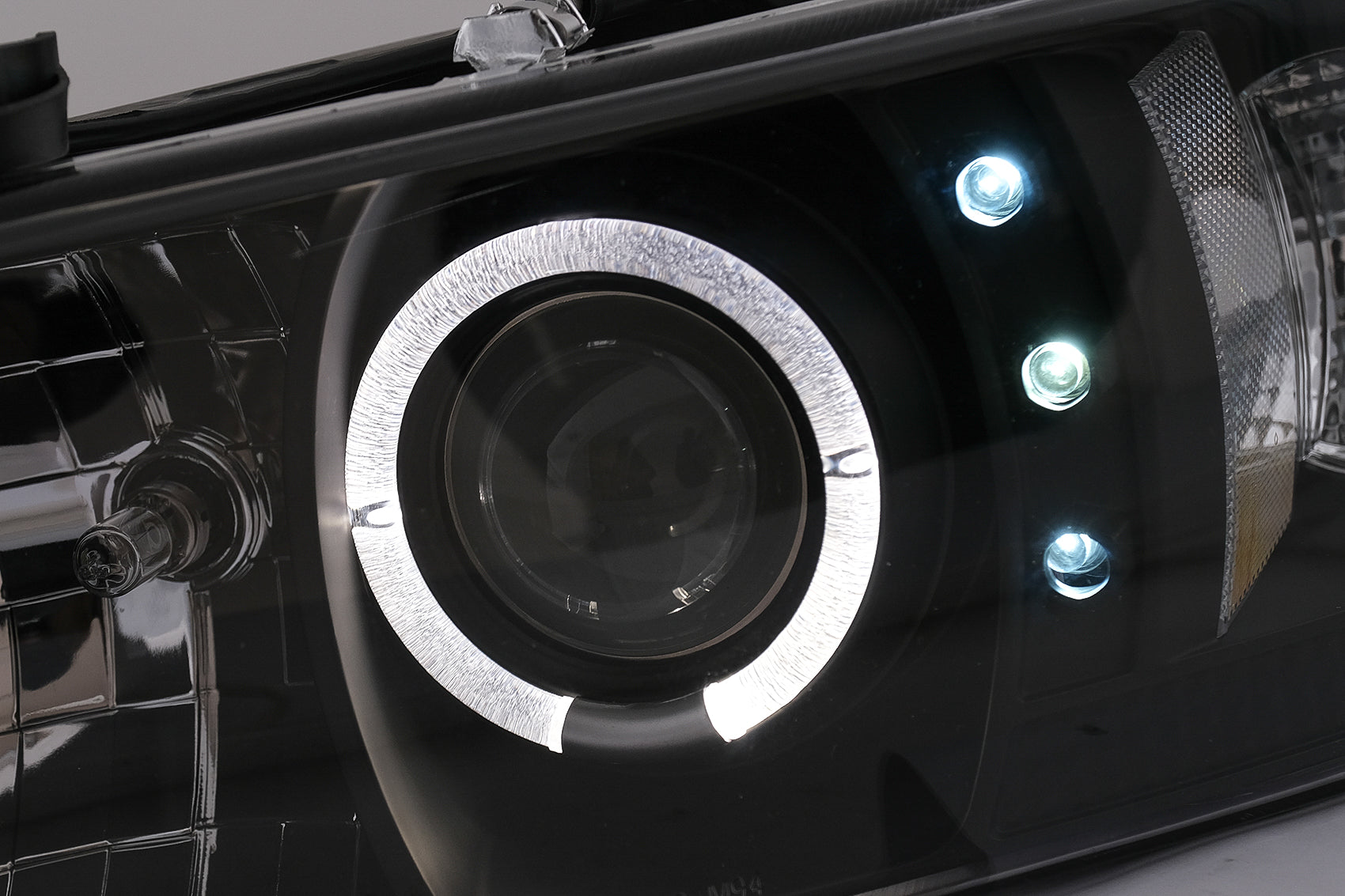 Angel Eyes Scheinwerfer für Dodge RAM III 2002-2006 Schwarz Headlights Carpartstuning Austria