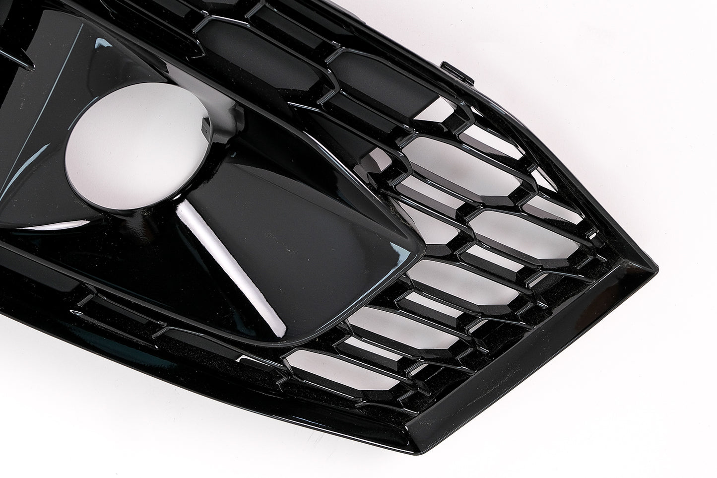 Stoßstange Unteres Seitengitter RECHTS Seite für Audi A5 F5 17-19 Racing Look Carpartstuning Austria