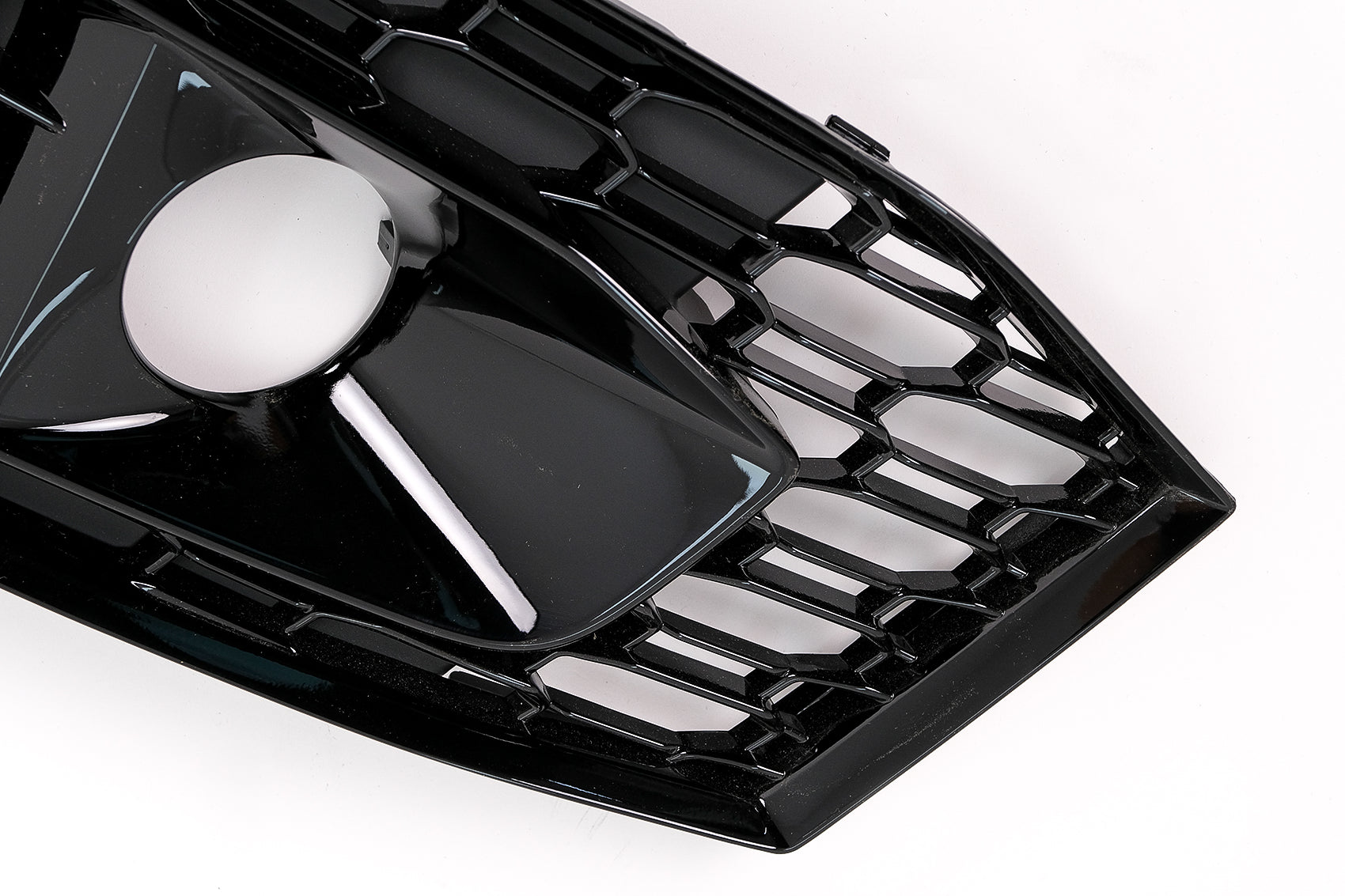 Stoßstange Unteres Seitengitter RECHTS Seite für Audi A5 F5 17-19 Racing Look Carpartstuning Austria