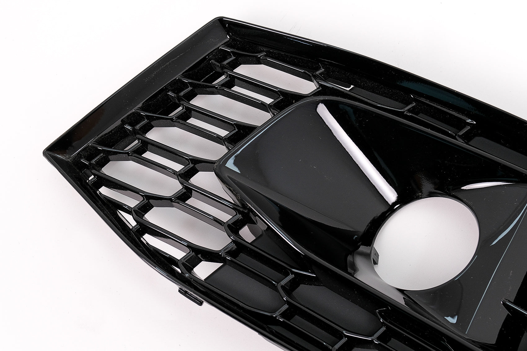 Stoßstange Unteres Seitengitter LINKE Seite für Audi A5 F5 17-19 Racing Look Carpartstuning Austria