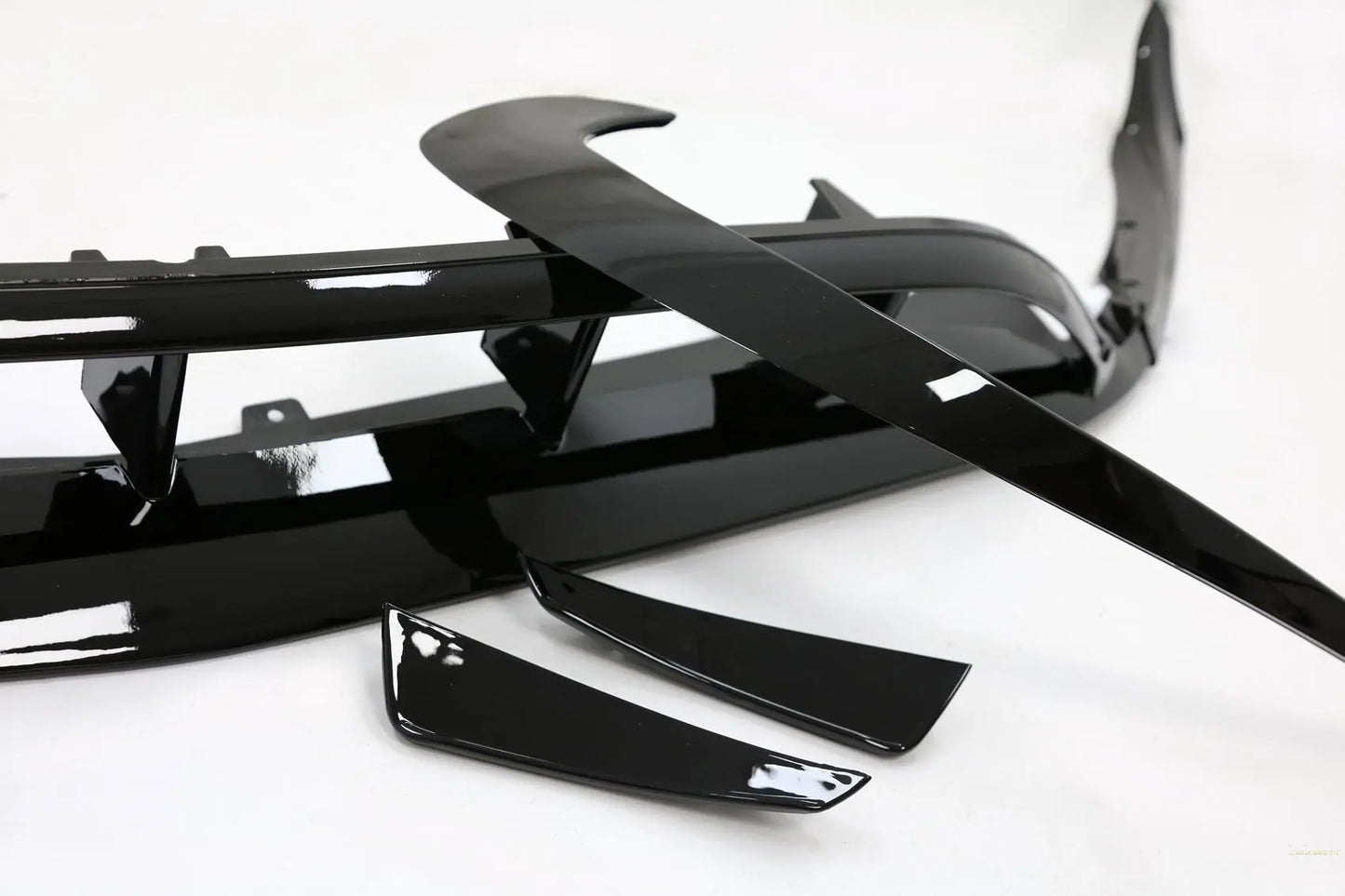 Frontstoßstange Splitter Finnen Aero Mit Mittelgitter Passend Für Mercedes A-Klasse W176 Facelift AMG Line (09.2015-2018) Piano Black KITT