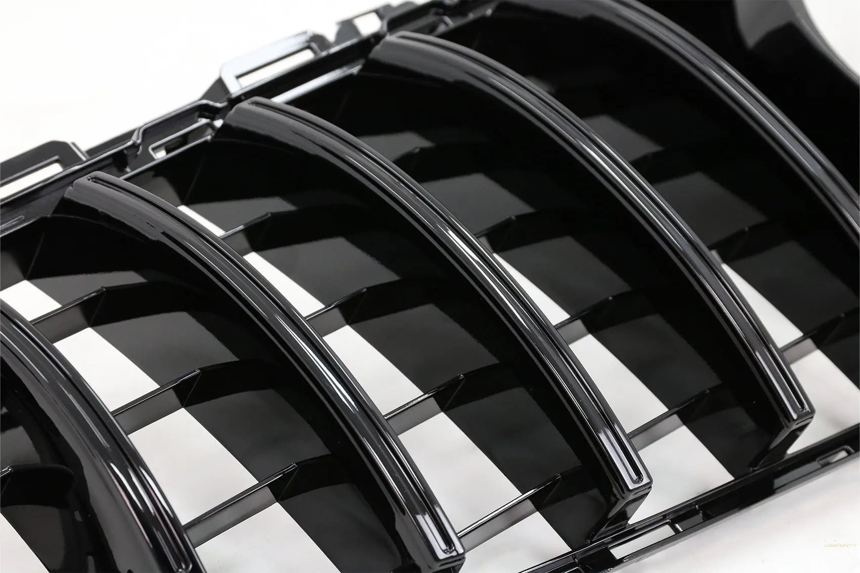 Kühlergrill Passend Für Mercedes C-Klasse W205 Limousine S205 T-Modell A205 Cabriolet C205 Coupé Facelift (03.2018-2020) Schwarz KITT