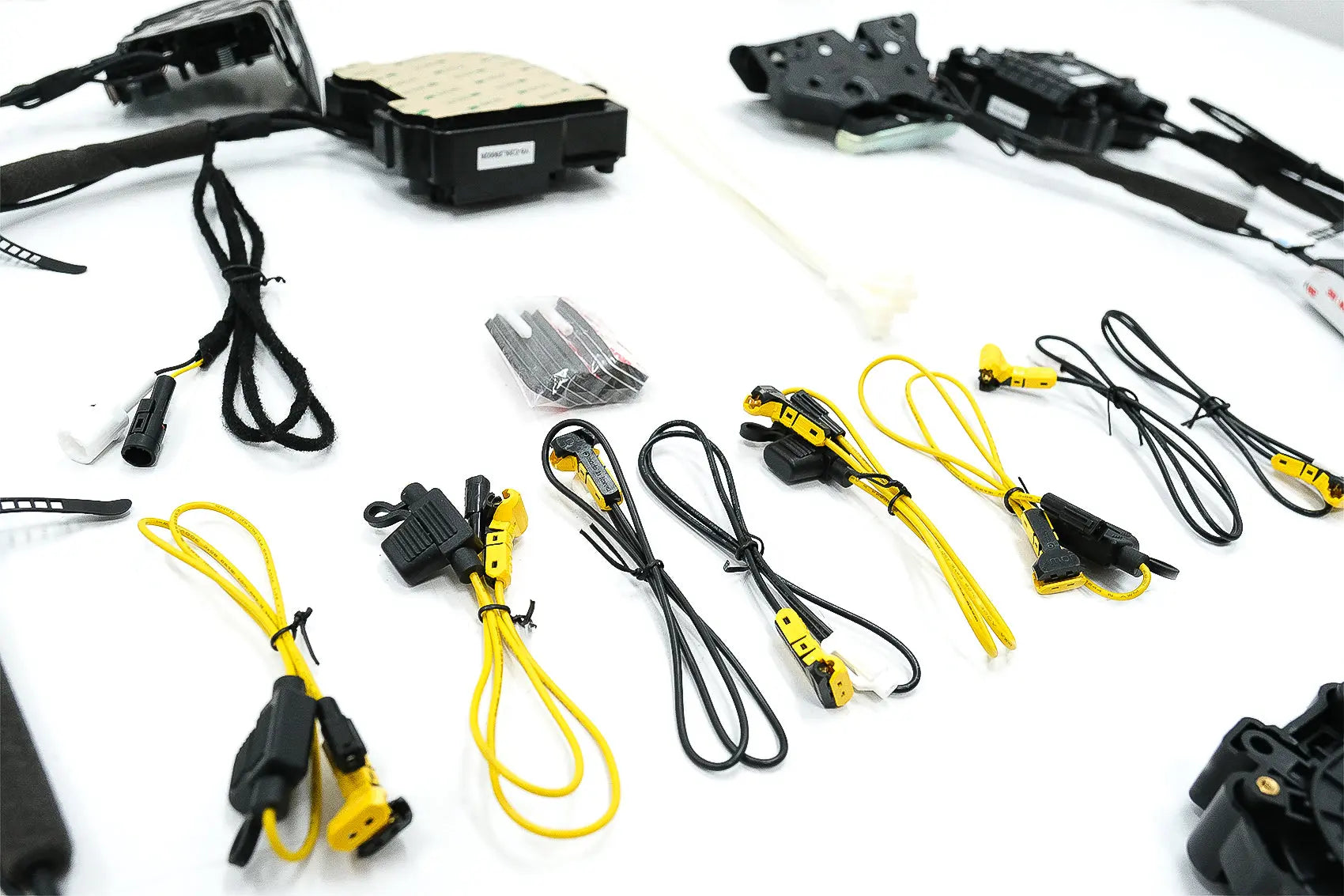 SoftClose-System Elektrische Saugtür Geeignet Für Audi A1 A3 A4l A5 A6l A7 Q3 Q5 Q5l Q7 Tt RS3 RS4 RS5 RS6 RS7 R8 Porsche Cayenne Macan Panamera KITT