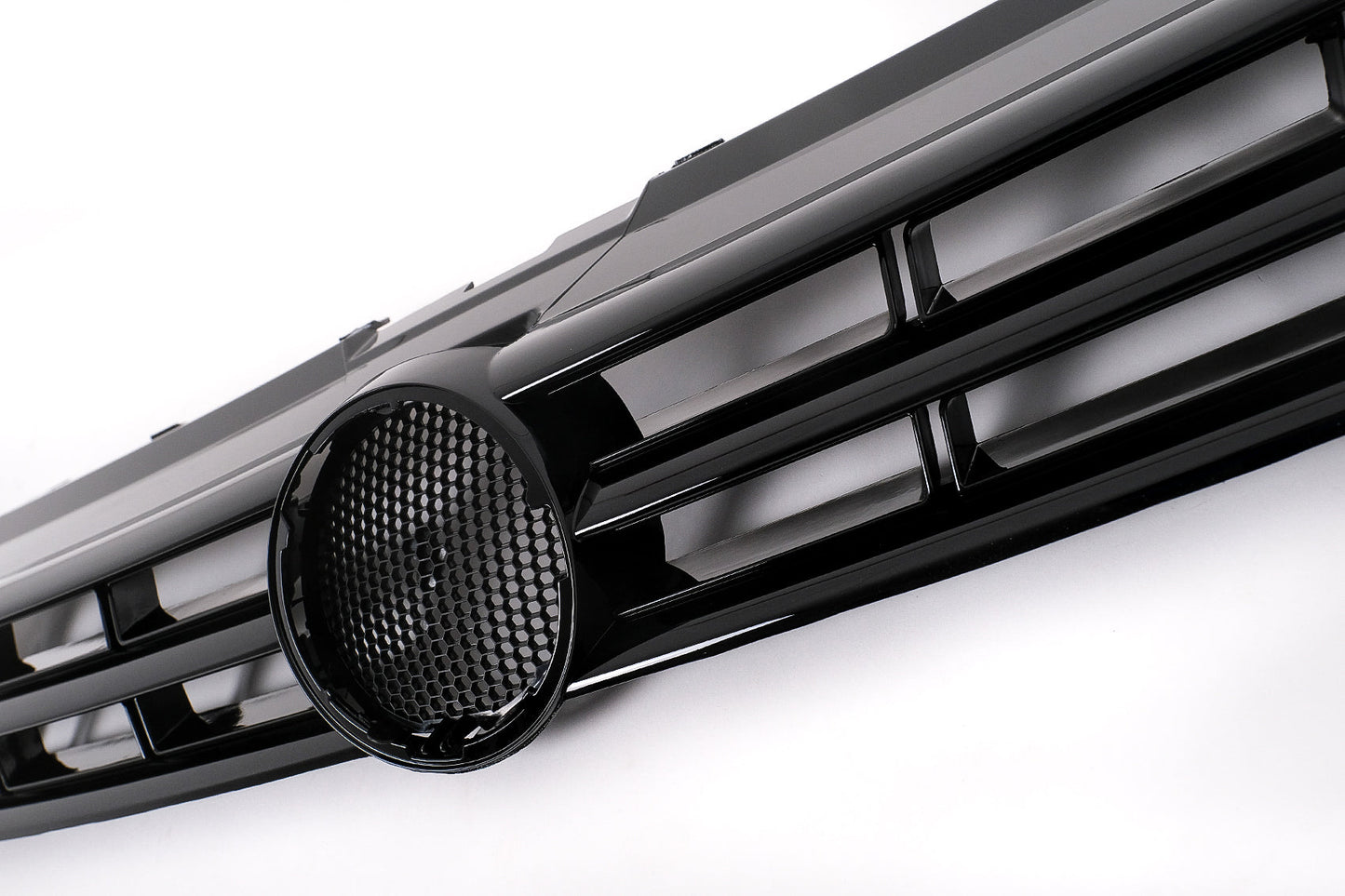 Zentraler Kühlergrill vorne für VW Polo 6R 2009-2014 Bienenwabe GTI-Design Carpartstuning Austria