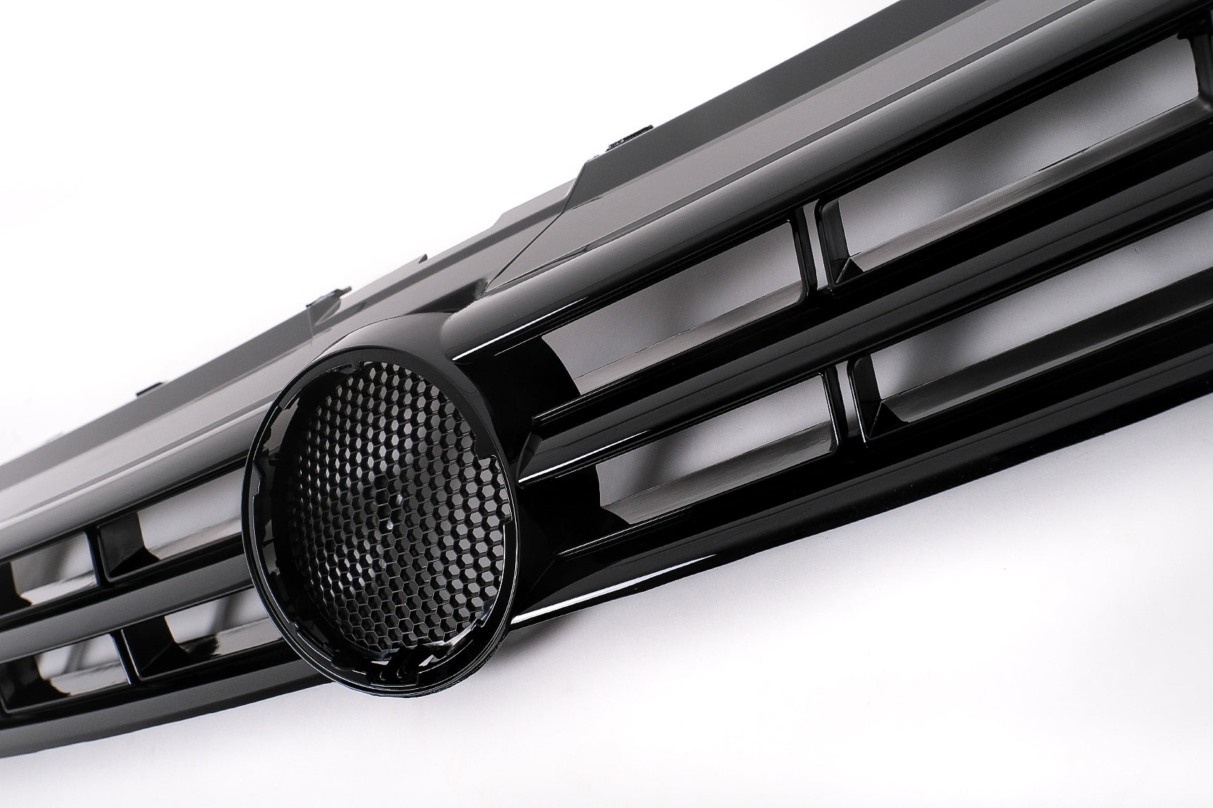 Zentraler Kühlergrill vorne für VW Polo 6R 2009-2014 Bienenwabe GTI-Design Carpartstuning Austria
