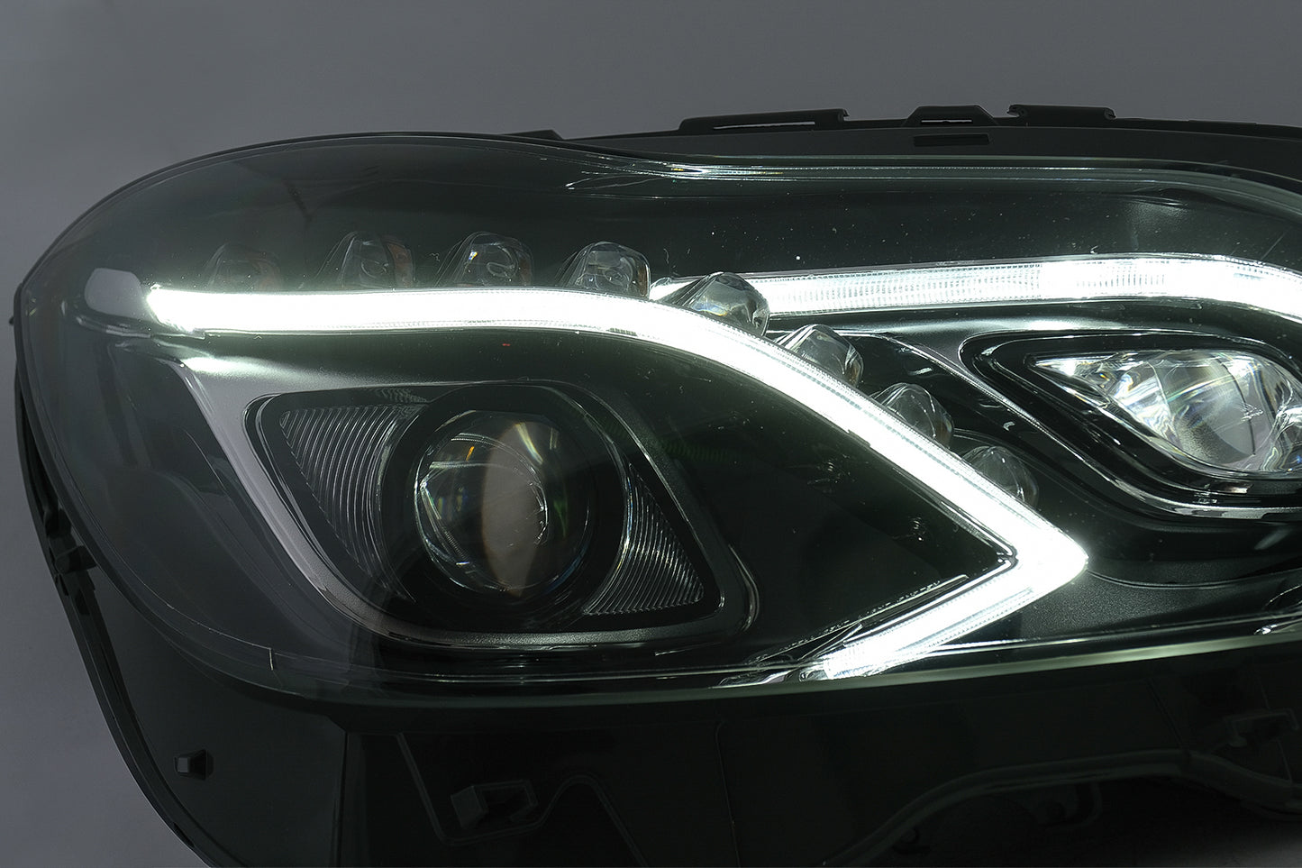 LED Xenon Scheinwerfer für Mercedes E-Klasse W212 09-12 Facelift Design CarPartsTuning