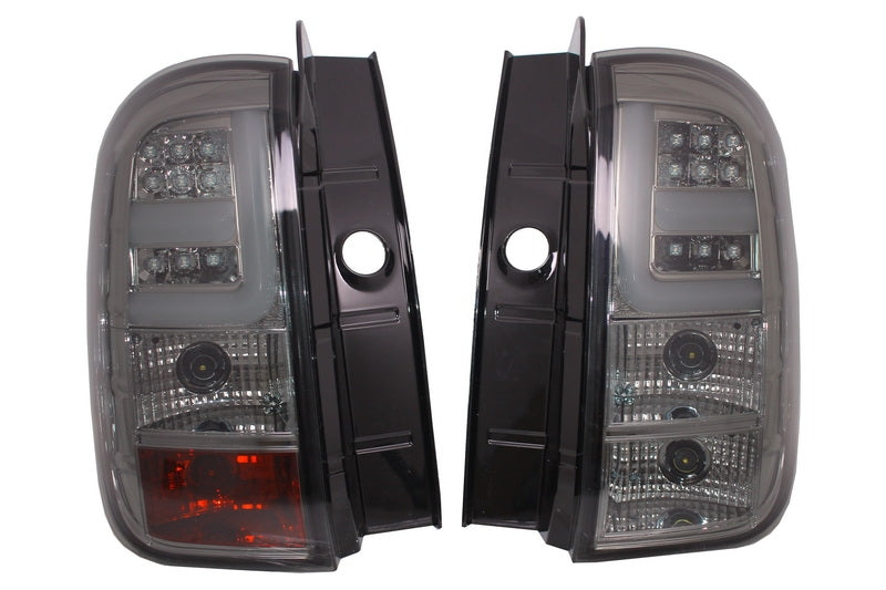 LED Rücklichter Lichtleiste für DACIA Duster 2010-2017 Halogenlampe Smoke CarPartsTuning