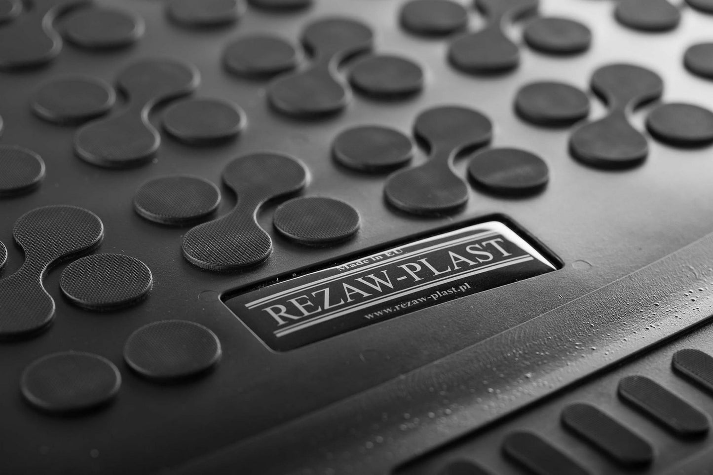 Gummi-Kofferraummatte Schwarz Passend Für Ford Focus IV Hatchback (2018-Up) Version Mit Einem Reserverad In Unregelmäßiger Größe Rezaw Plast