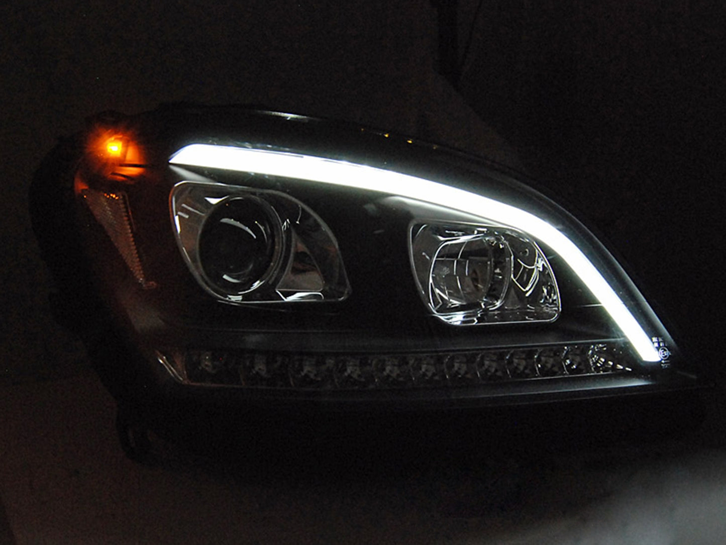 Scheinwerfer Röhrenlicht für Mercedes M W164 05–08 schwarze dynamische Blinker Carpartstuning Austria