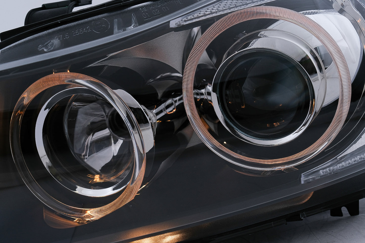 RECHTE SEITE Angel Eyes Xenon-Scheinwerfer für BMW 3er E90 Limousine E91 Touring 03.2005-2008 Chorme CarPartsTuning