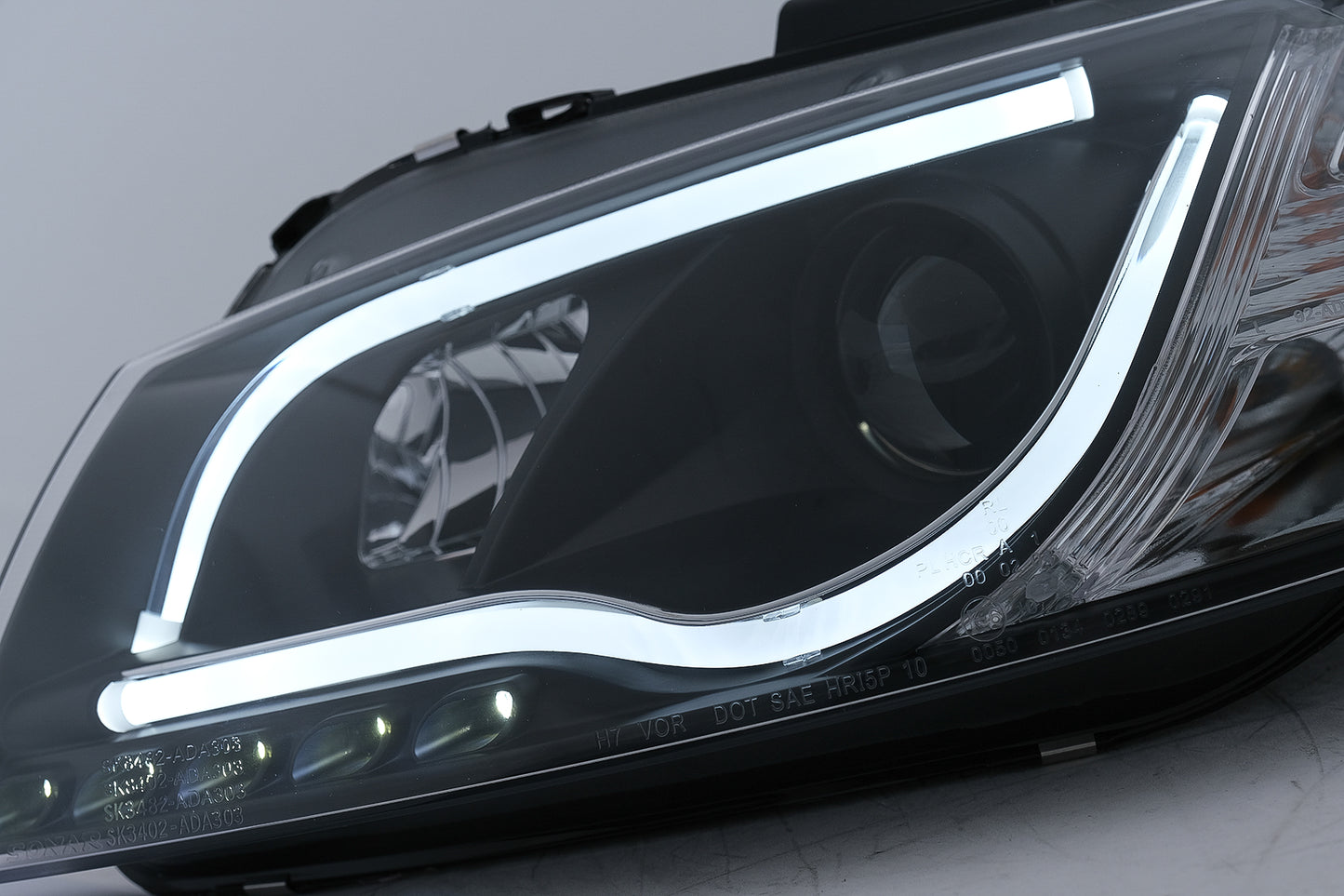 Scheinwerfer LED TFL Tagfahrlicht für Audi A3 8P 05.2003-03.2008 Schwarz CarPartsTuning