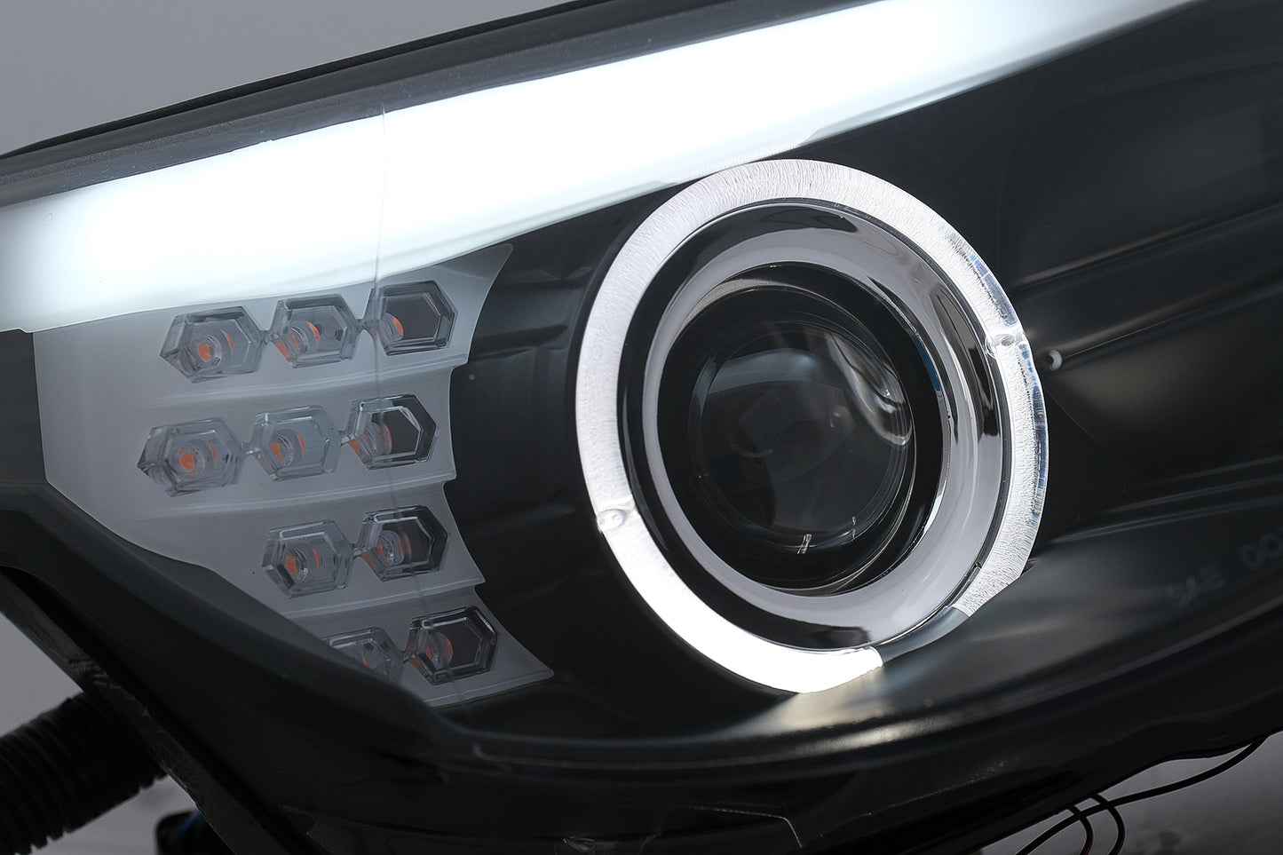 LED TFL Tagfahrlicht Angel Eyes Scheinwerfer für BMW 5er E60 E61 2003-2007 LCI Look Carpartstuning Austria