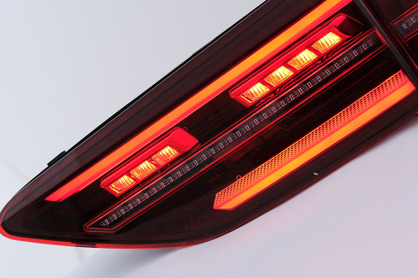 Voll LED Rückleuchten für VW Golf 8 Schrägheck Mk8 MQB 20+ Dynamisches Blinken Carpartstuning Austria